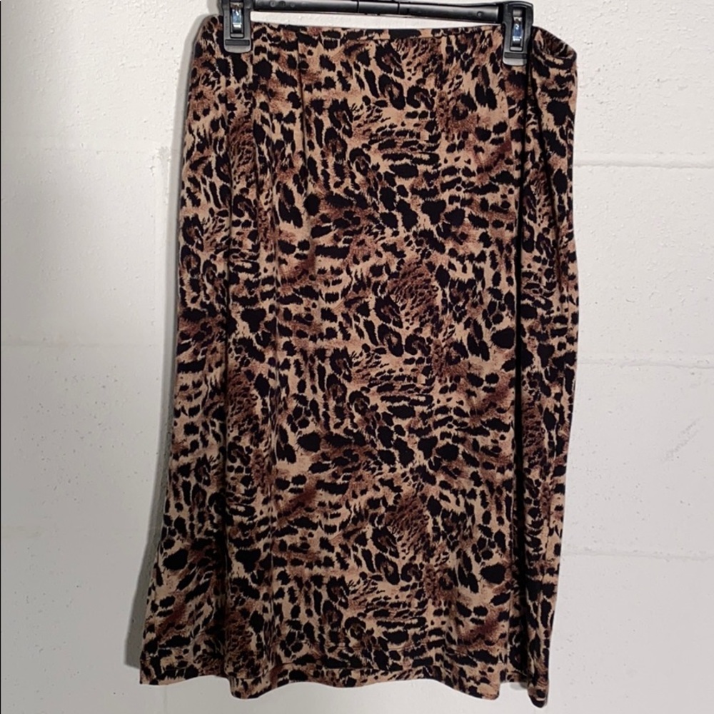 Venenzia Jeans Brand Leopard skirt 18-20 VGC